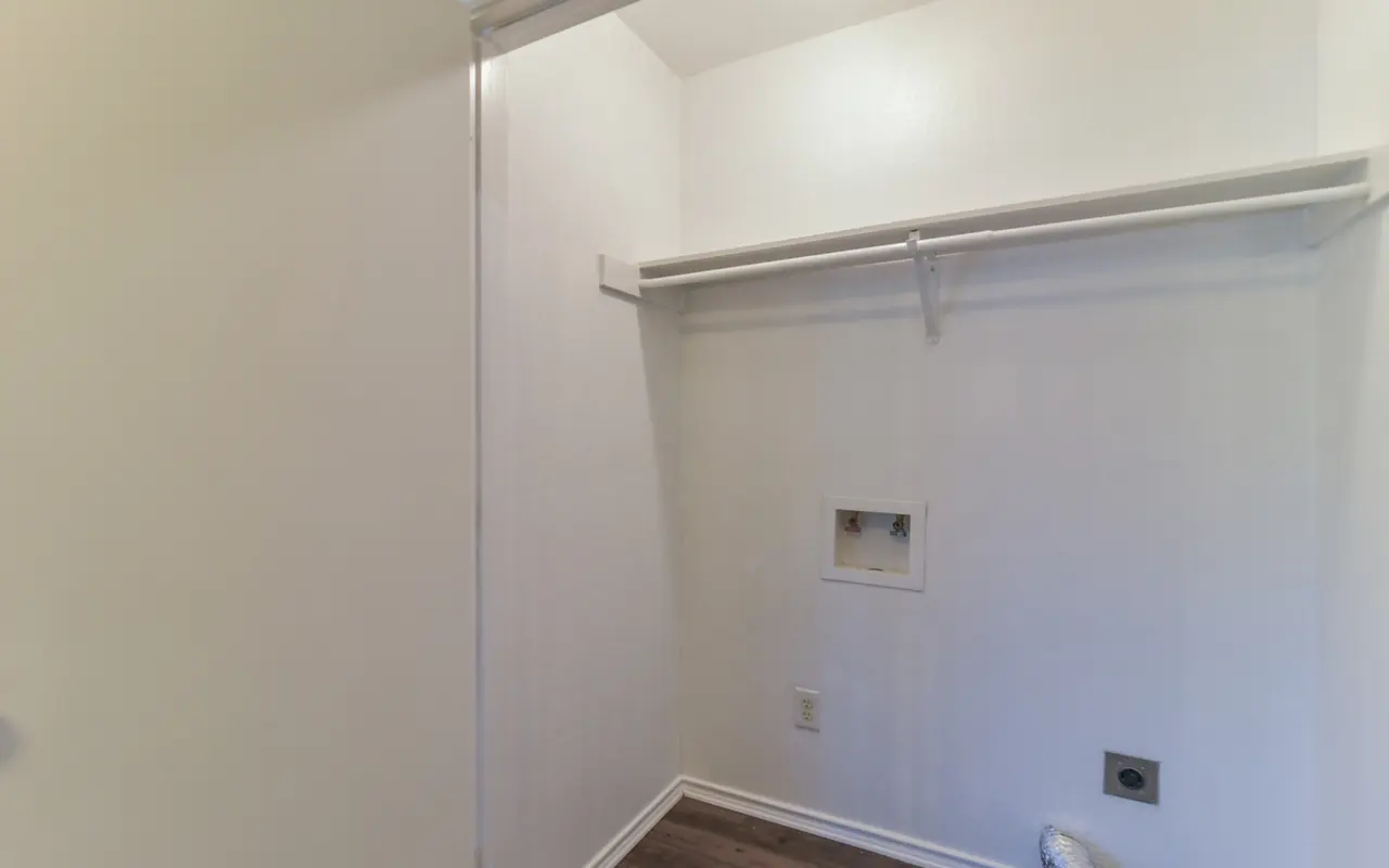 Knoll Creek - Corner, Indoors, Interior Design