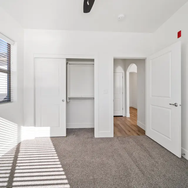 Cottonwood Village - Floor, Corner, Flooring