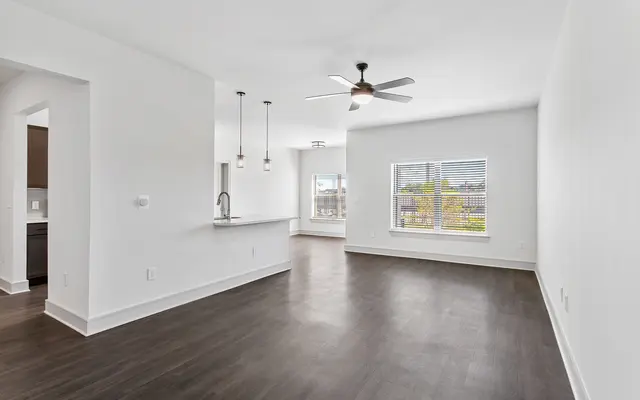 Cyan Cinco Ranch - Floor, Flooring, Corner