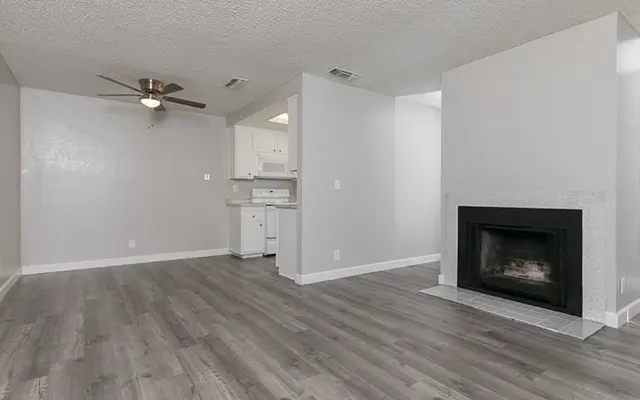 Riverbelle Park - Floor, Corner