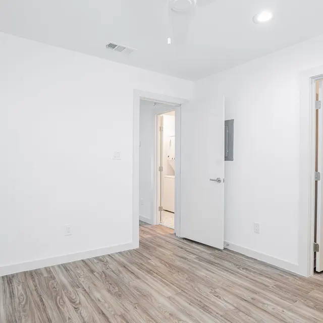 Two Fountains at Bishop Ridge - Corner, Floor, Indoors