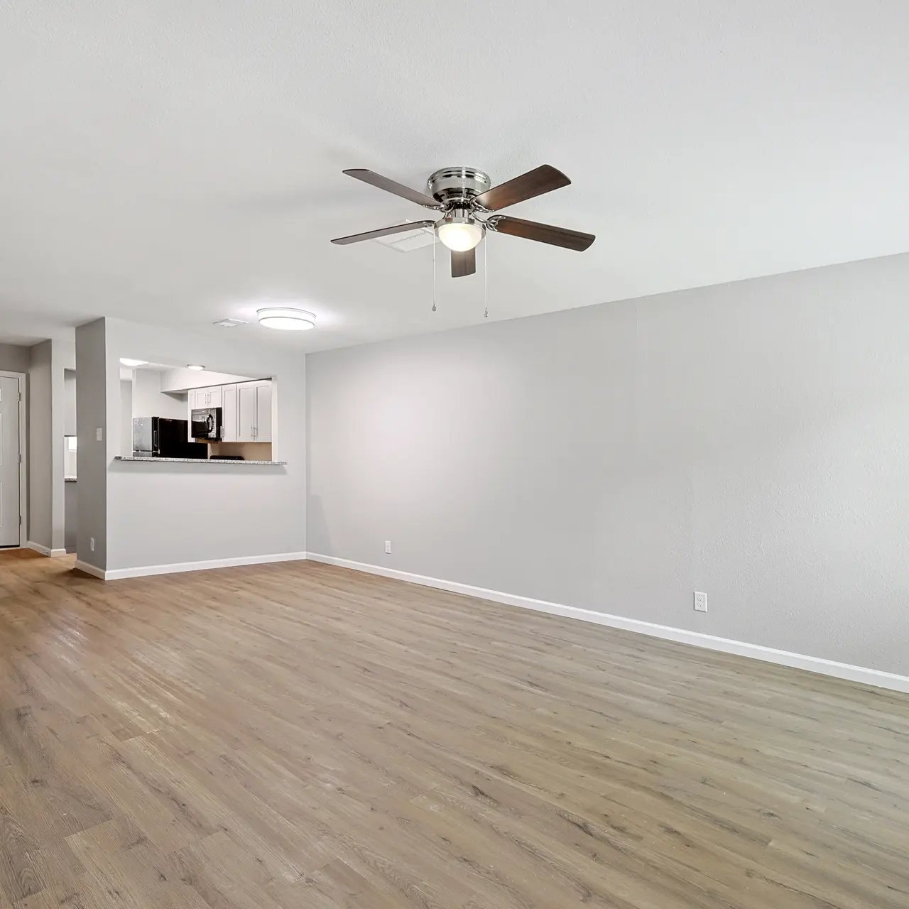 28-2014 Remington Dr Final-28.jpg