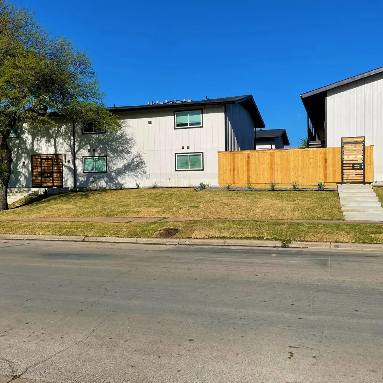 Hoskins 90 at Bishop Ridge - Bush, Urban, Nature