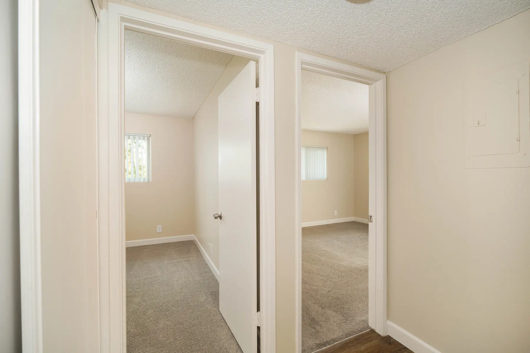 Creekside Oaks - Corner, Indoors, Interior Design