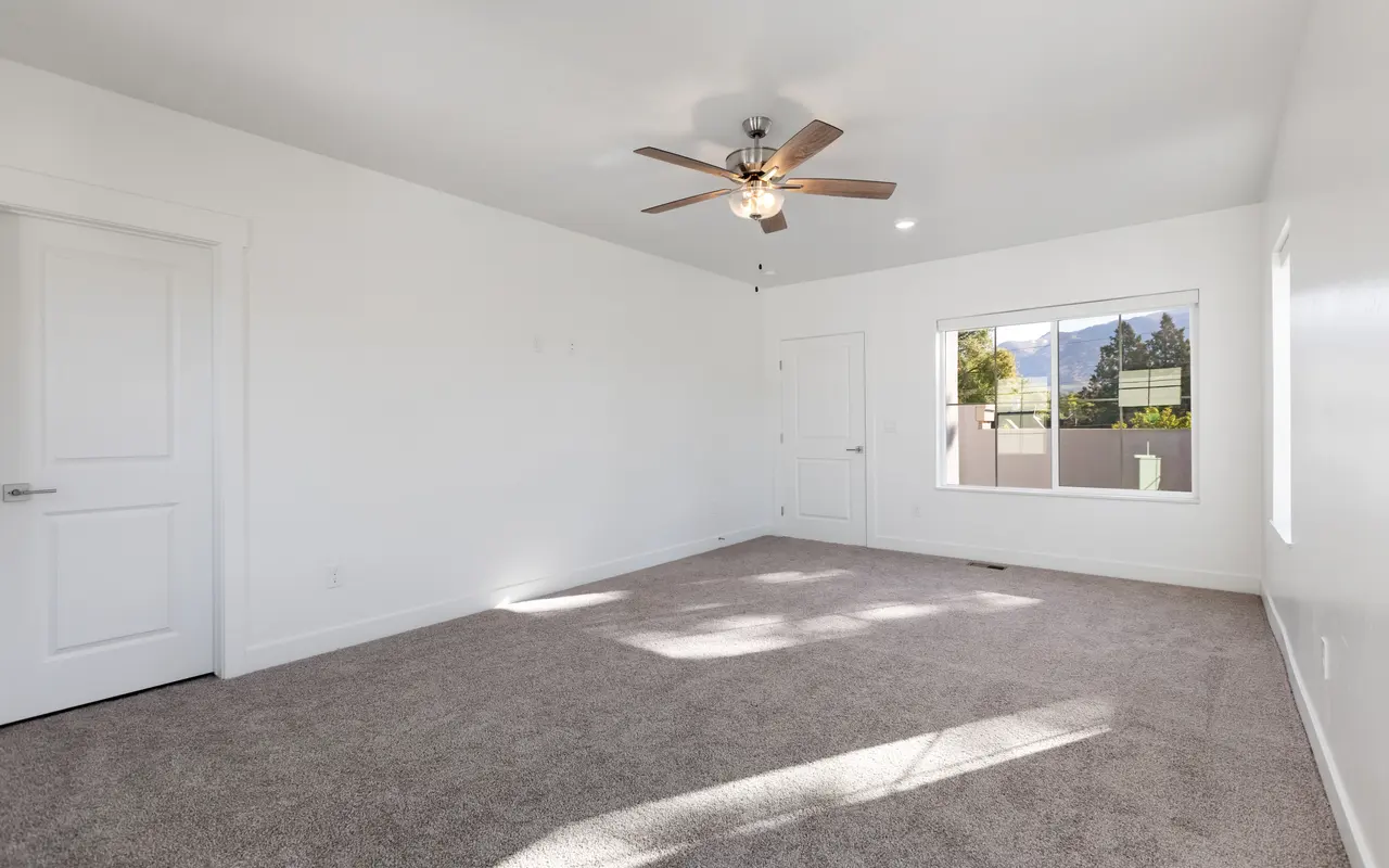 L59 Apartments L59 Apartments - Corner, Floor, Appliance