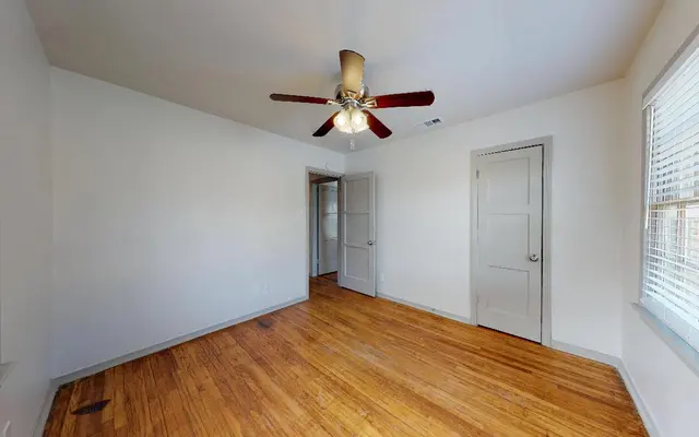 6015 Reiger - Wood, Floor