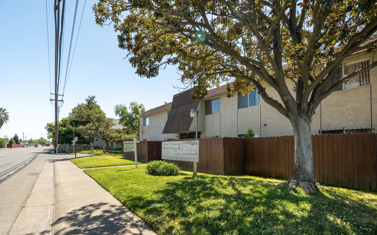 Cottage Square - Neighborhood, City, Street