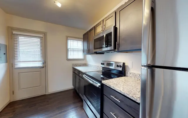 6015 Reiger - Oven, Room, Indoors