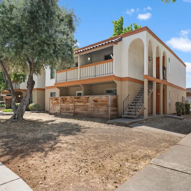 Casa Blanca Apartments - House, Housing, Villa