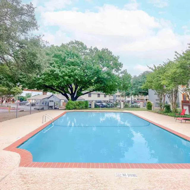 Park at Crestview - Hotel, Resort, Nature