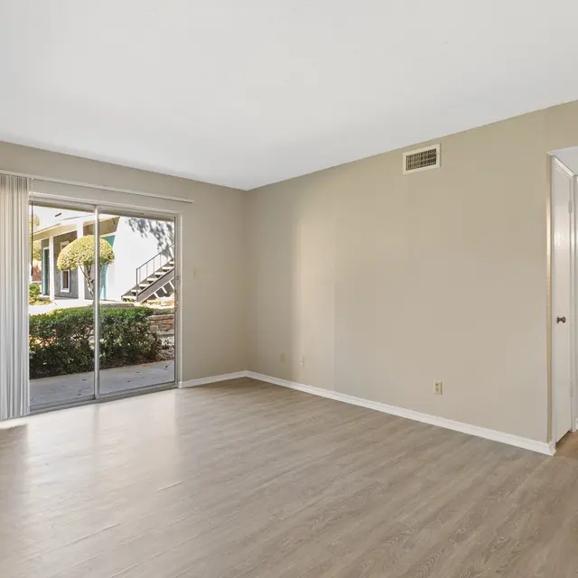 AlexP Oak Meadows E713-1.jpg