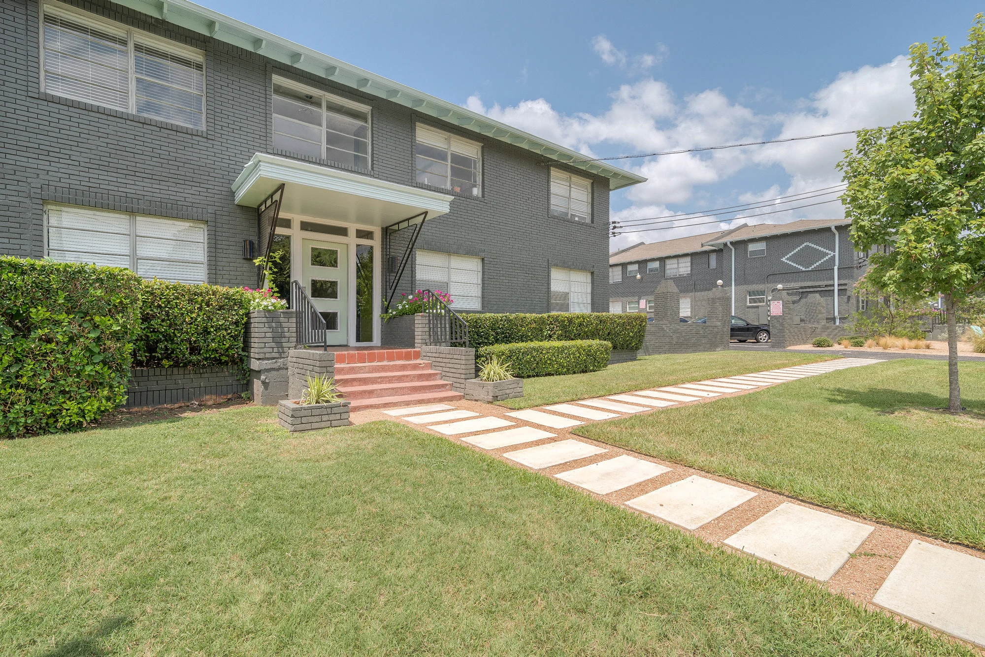 Belleview Belleview - Grass, Neighborhood, Car