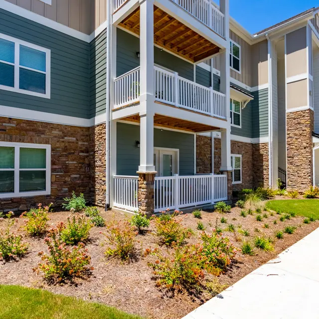 Summer Lake Summer Lake - Condo, Housing, Building