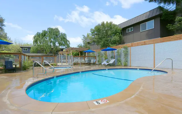 Edge at Howarth Park - Pool