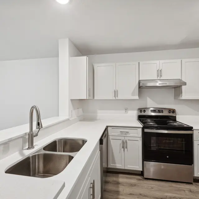 Eagles Landing- Kitchen shoootin-photo-11.jpg