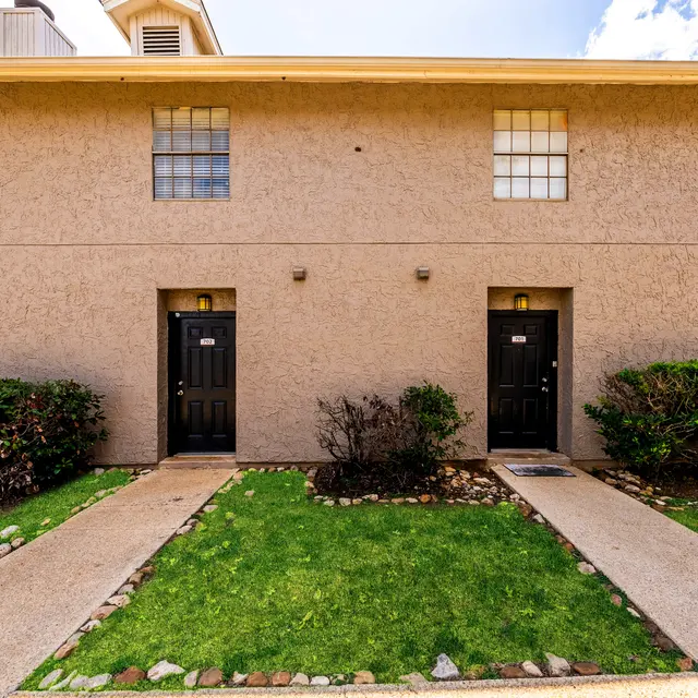 3200 Thousand Oaks Dr-40.jpg