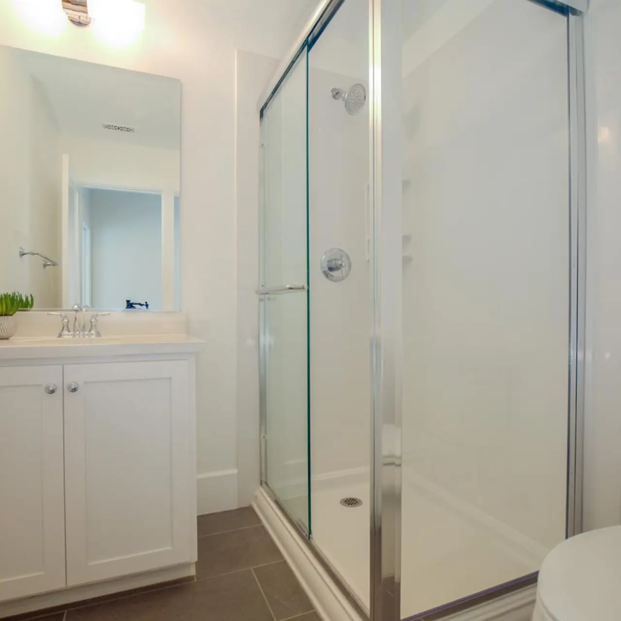 Madison Rental Townhomes - Bathroom