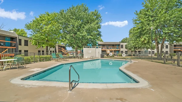 Wildwood Apartments - Resort, Hotel, Building