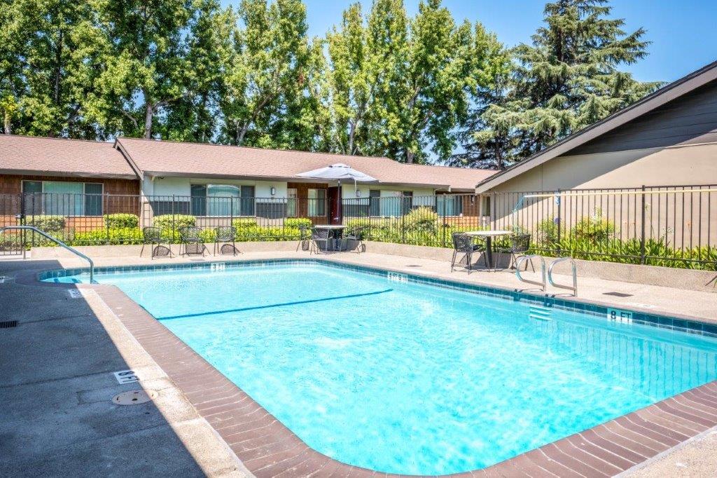 Woodcrest Apartments Woodcrest Apartments - Pool, Hotel