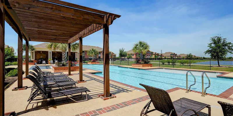 West Lake Park Apartments - Chair, pool