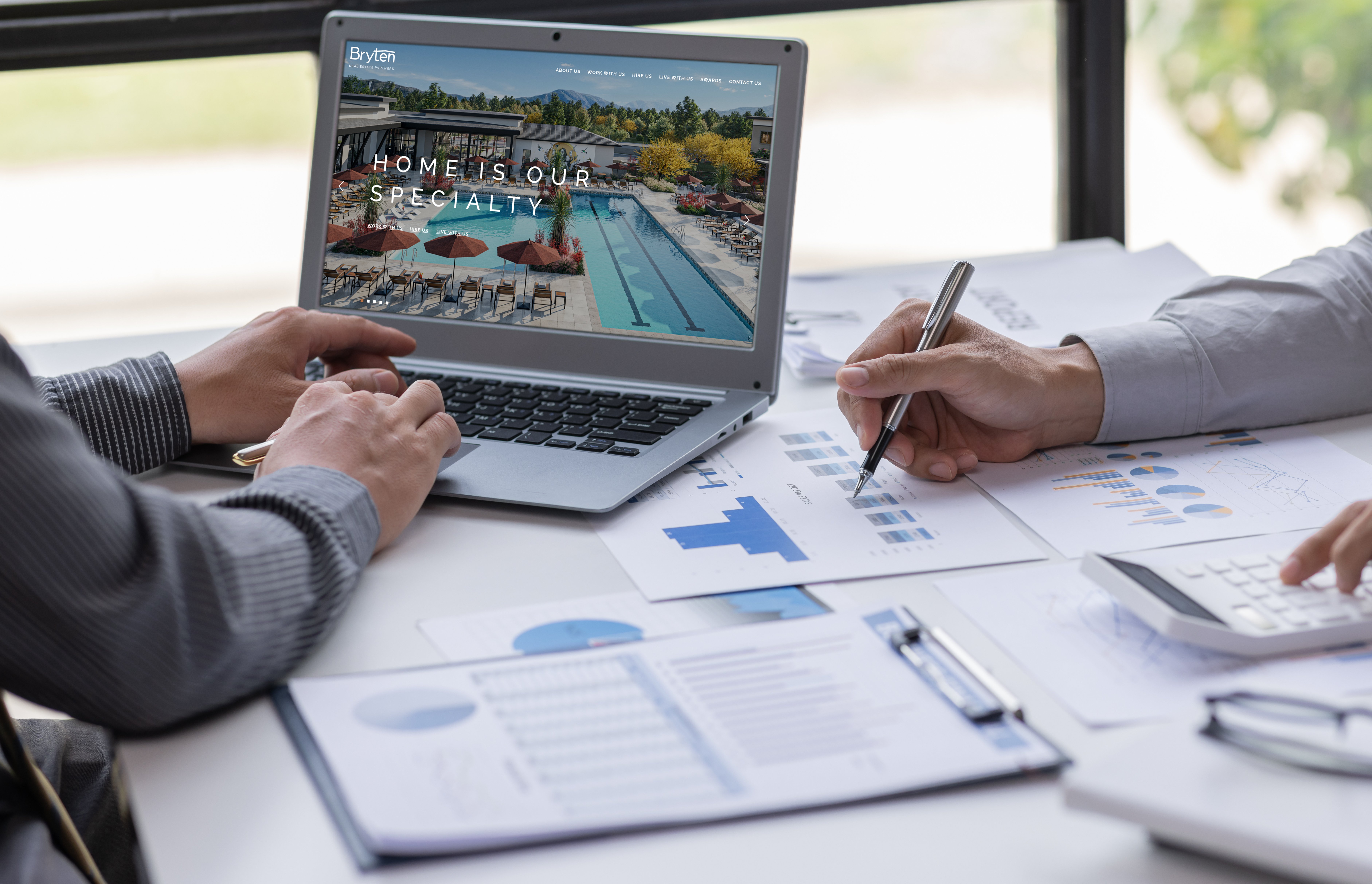 Bryten - Pen, Adult, Male