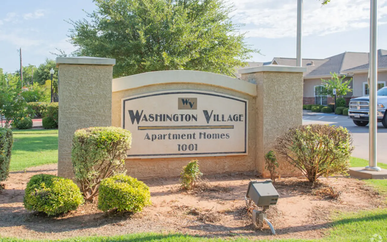 Washington Village - Grass, Vegetation, Outdoors