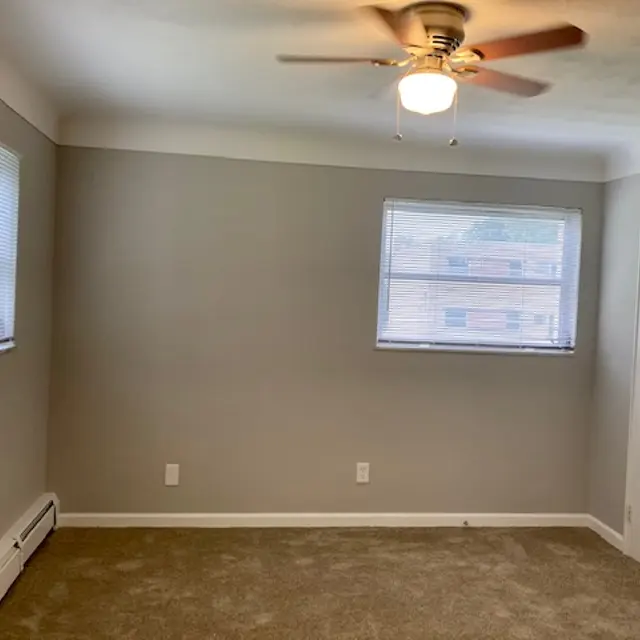 Broadwell Apartments - Floor, Corner, Appliance