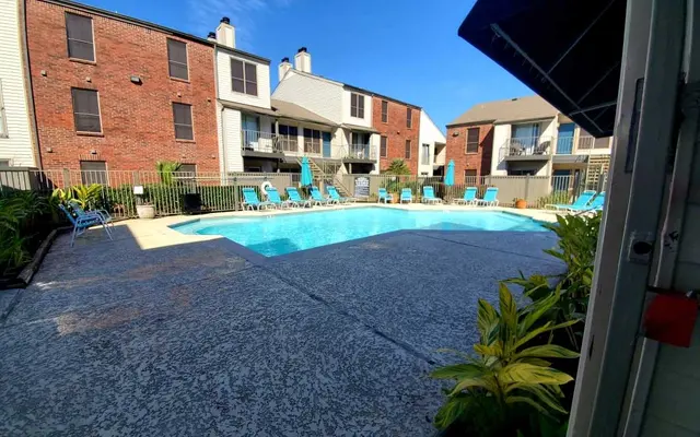 Briar Park - Building, Neighborhood, Urban, Pool, Building