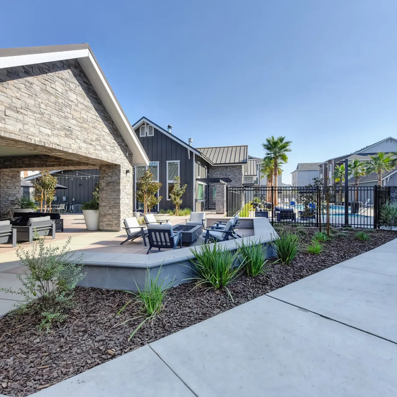 Gateway Station - Yard