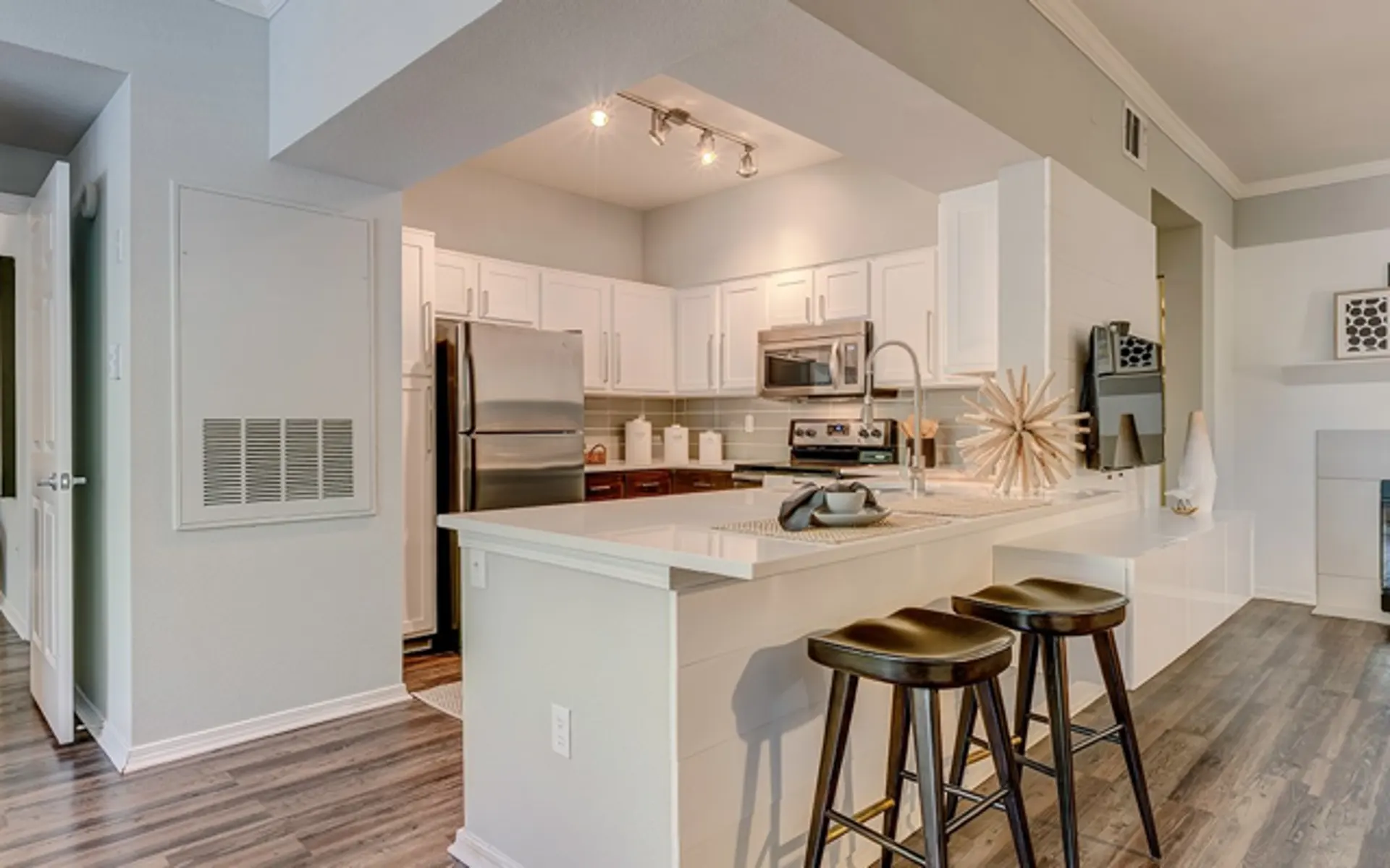 Contour 39 - Indoors, Interior Design, Kitchen