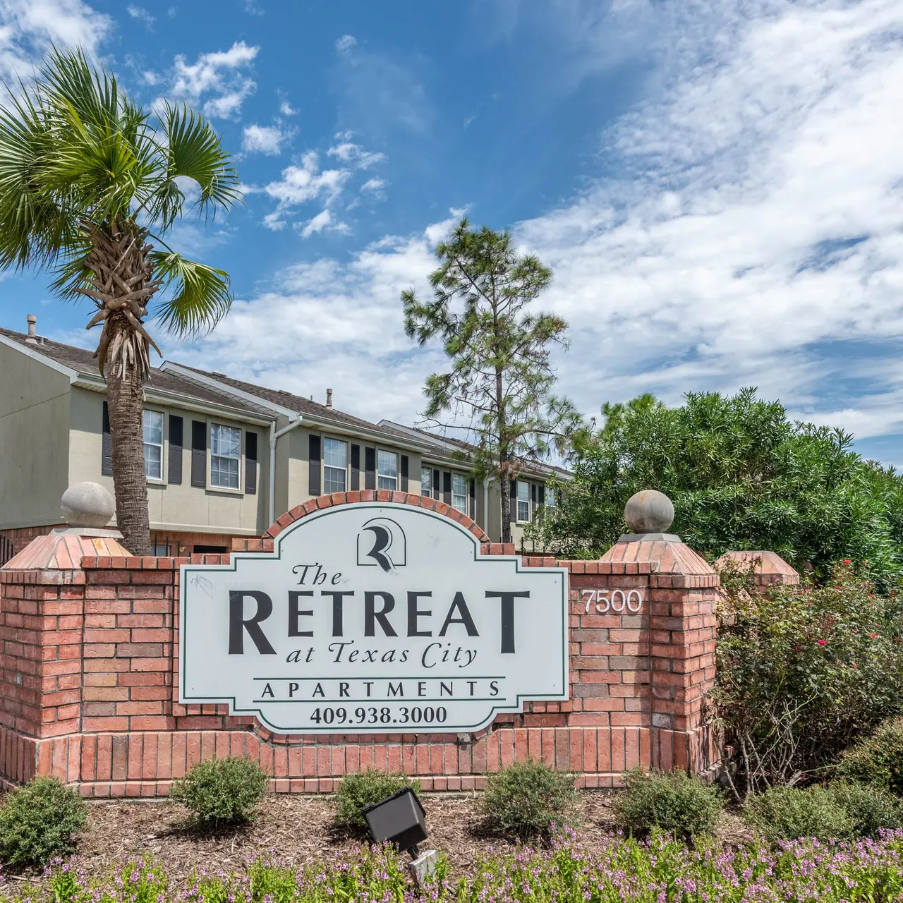 Retreat at Texas City - Building, Plant