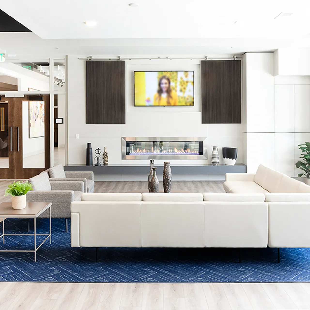 Easton Apartments - Home Decor, Furniture, Indoors