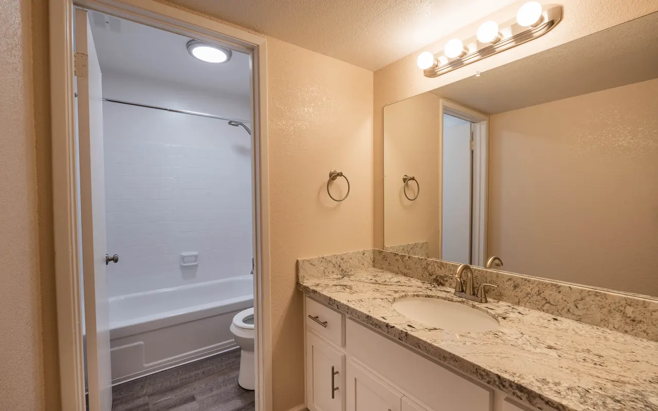 Marconi Oaks - Corner, Sink, Sink Faucet