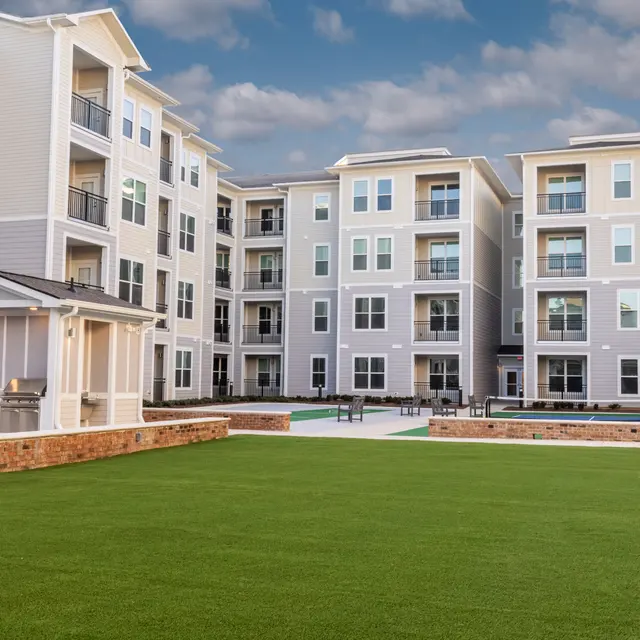 Holly Springs - Grass, City, Urban