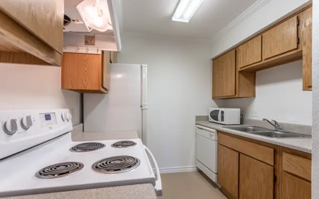 Seaport Village - Oven, Room