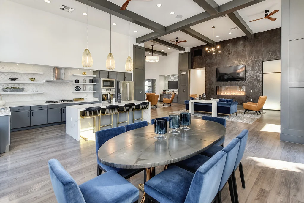 Gateway Station - Building, Room