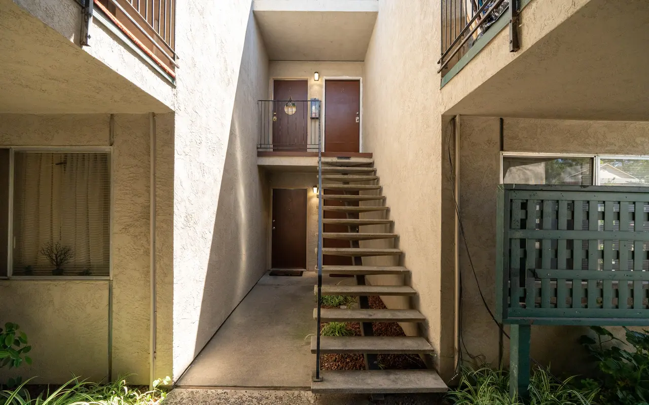 Cottage Square - House, Housing, Staircase