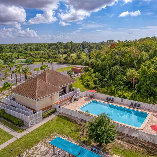 Park at Chelsea - Pool, Water, Swimming Pool