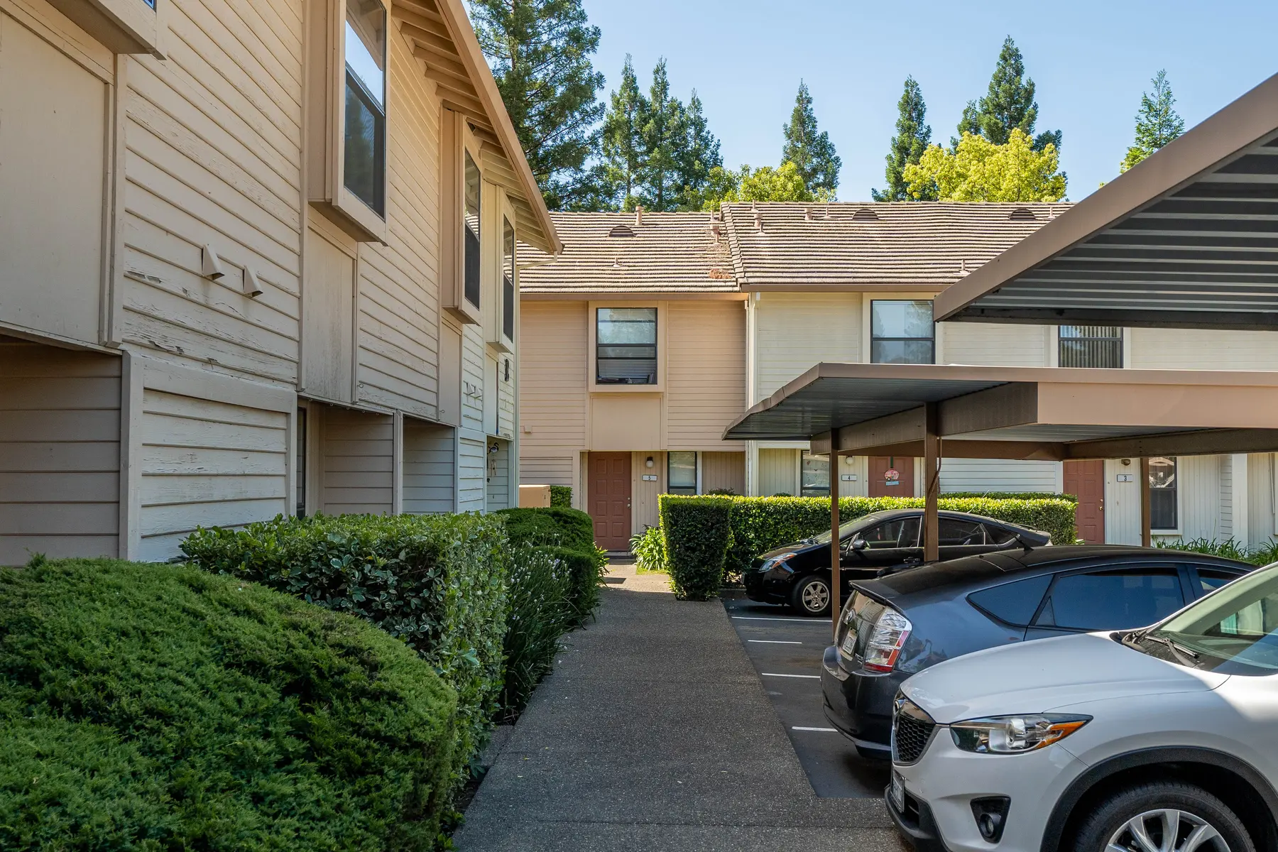 Crestview Townhomes - Neighborhood, Suburb, City