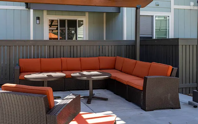 Traverse - Room, Couch