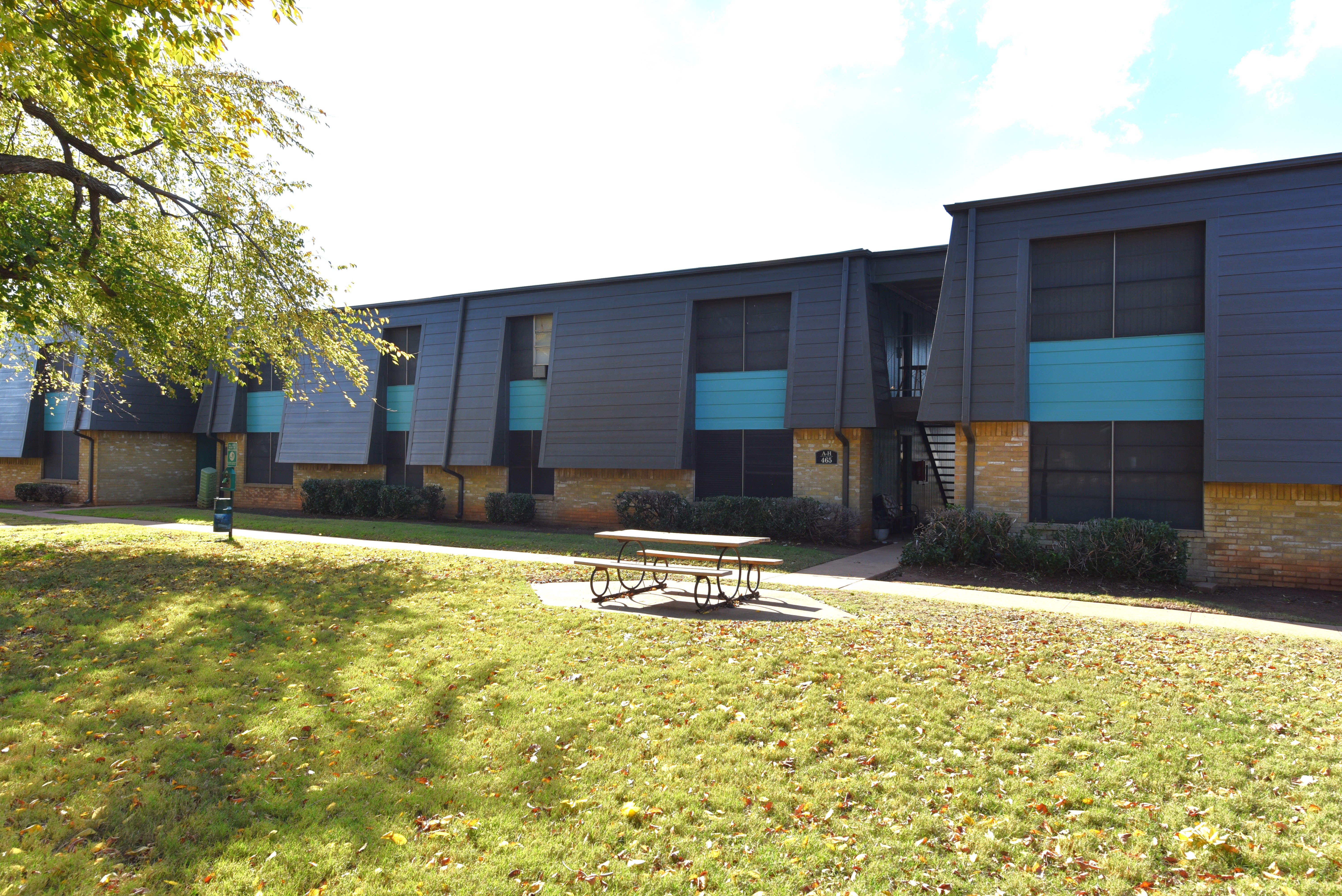 Raintree Meadows Apartment Homes - Grass, Campus, Office Building