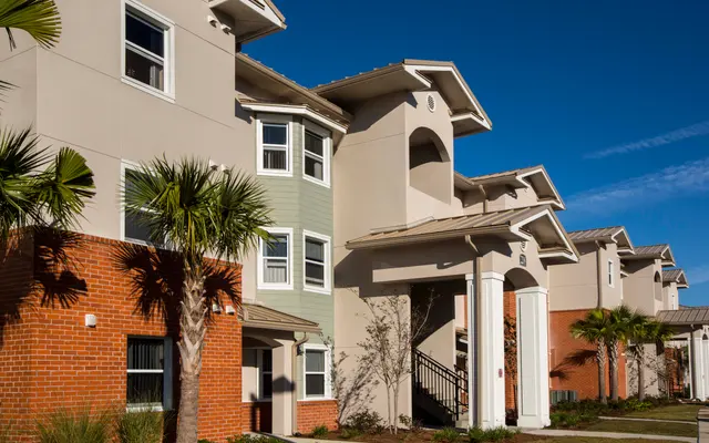 Hammock Square buildings