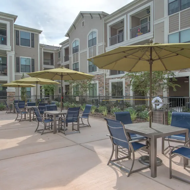 Lafayette Plaza - House, Housing, Patio