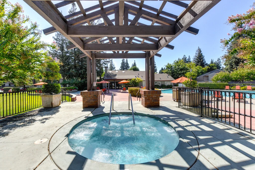 Laurel Oaks - Pergola