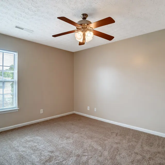 Silverwoods Landing - Corner, Floor, Appliance
