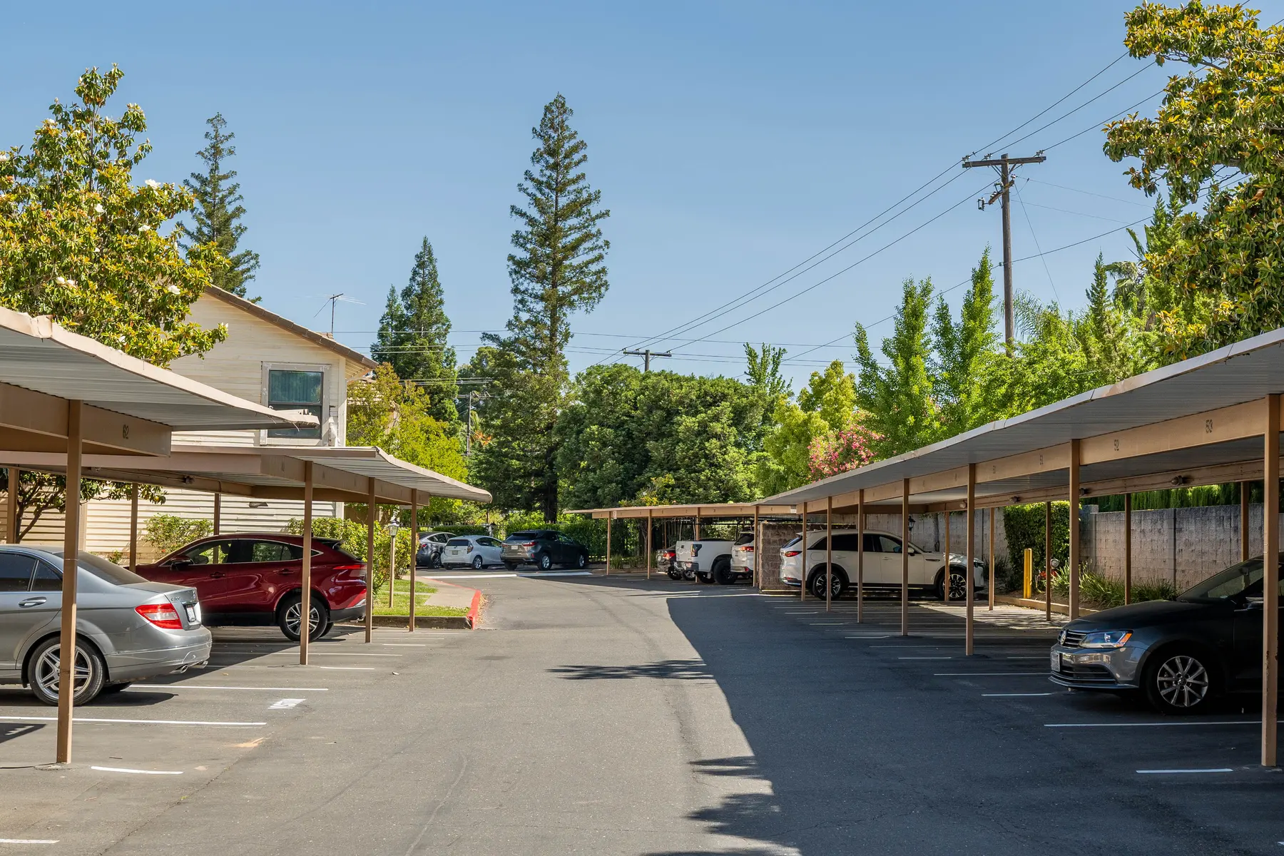 Crestview Townhomes - City, Car, Street
