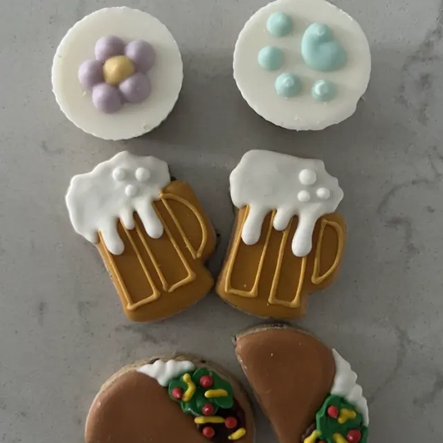 Woof Gang Bakery Mueller Crossing - Icing, Food, Cream