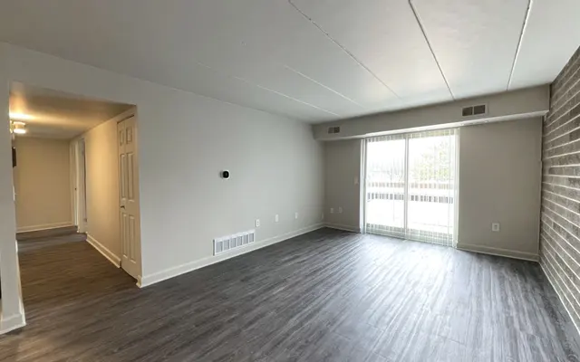 2 Bedroom - 1 Bathroom - 971 SqFt