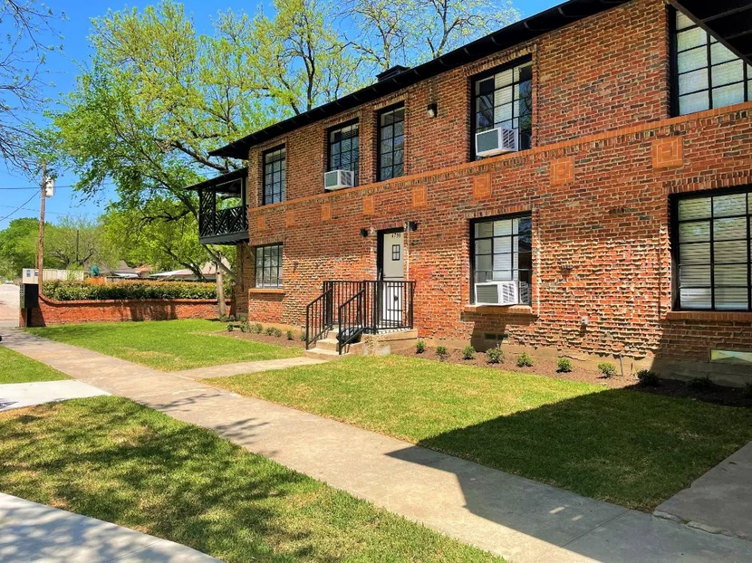 Emerald Isle - Brick, Path, Housing