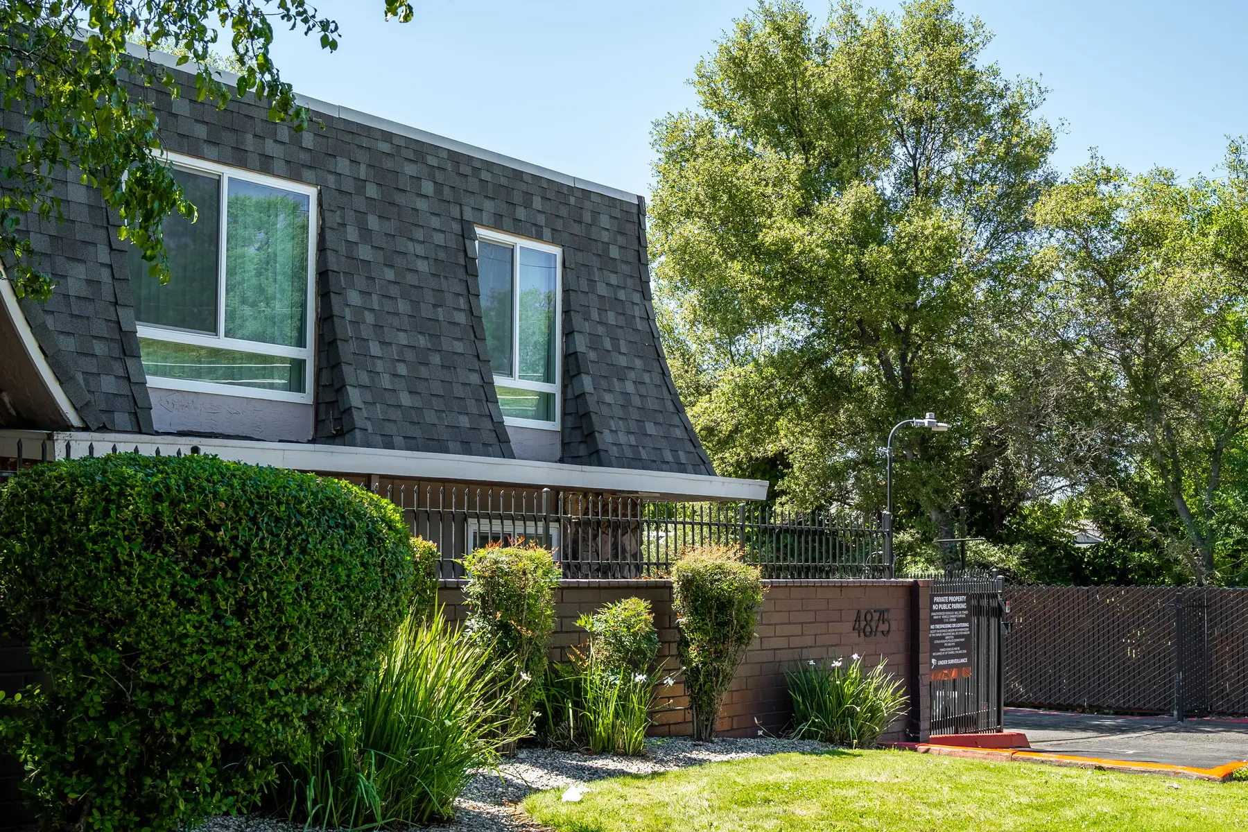 Creekside Oaks - Cottage, Grass, Backyard